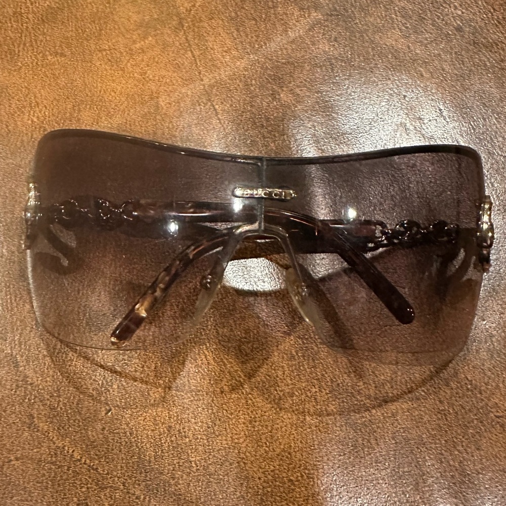 Gucci Y2K/90s sunglasses
